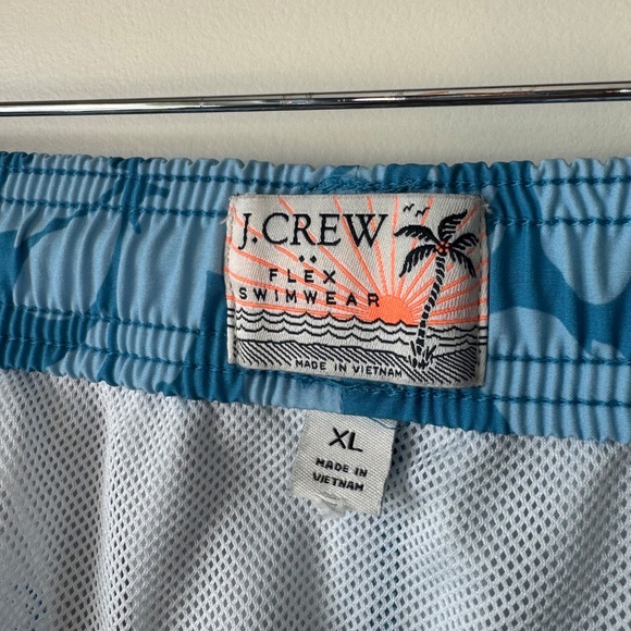 J. Crew Men's Printed Swim Trunk - Size XL - Picture 2 of 4